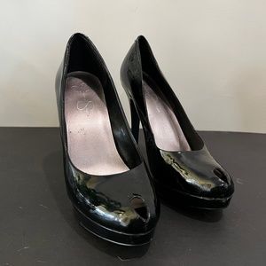 Jessica Simpson Black Patent Leather peep-toe platform heels
